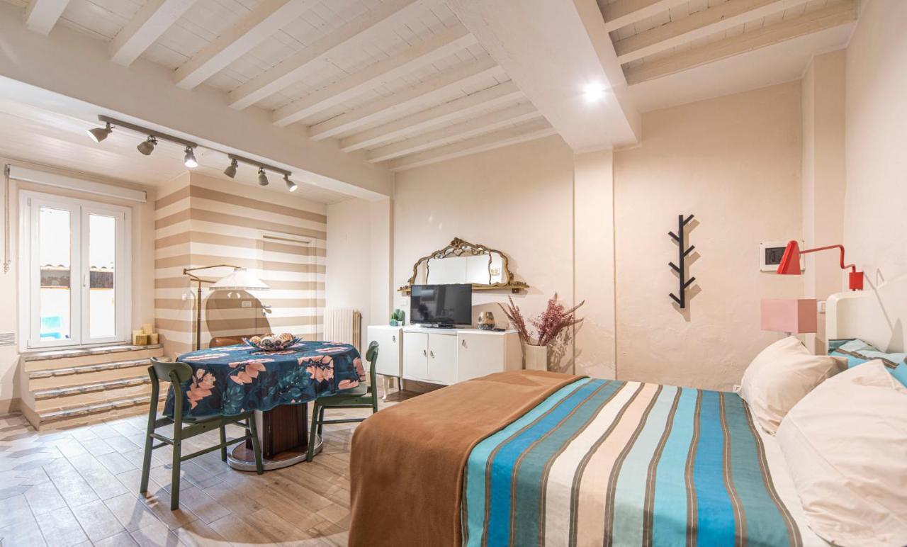 Reggio Center Lovely Apartments レッジョ・エミリア エクステリア 写真