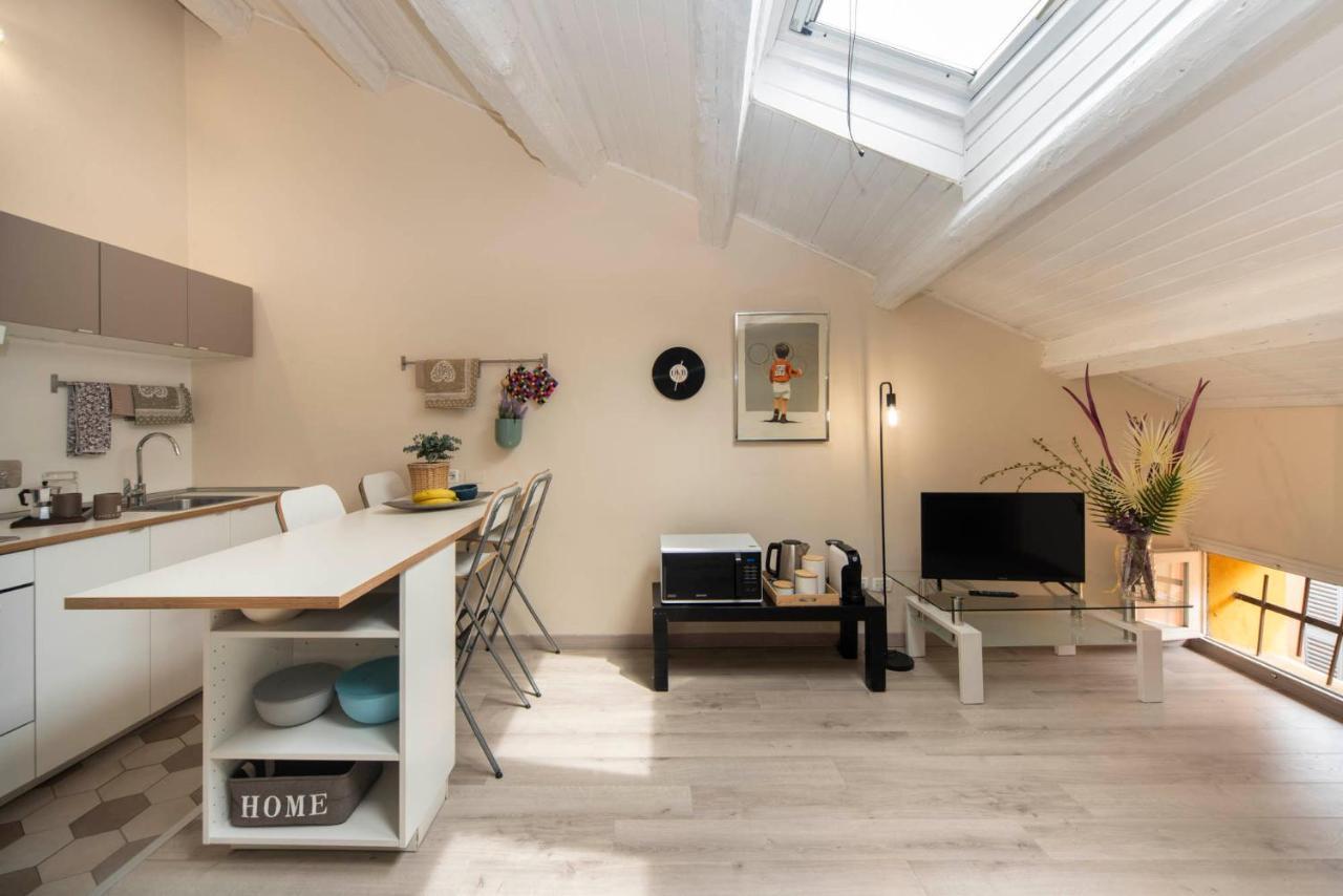 Reggio Center Lovely Apartments レッジョ・エミリア エクステリア 写真