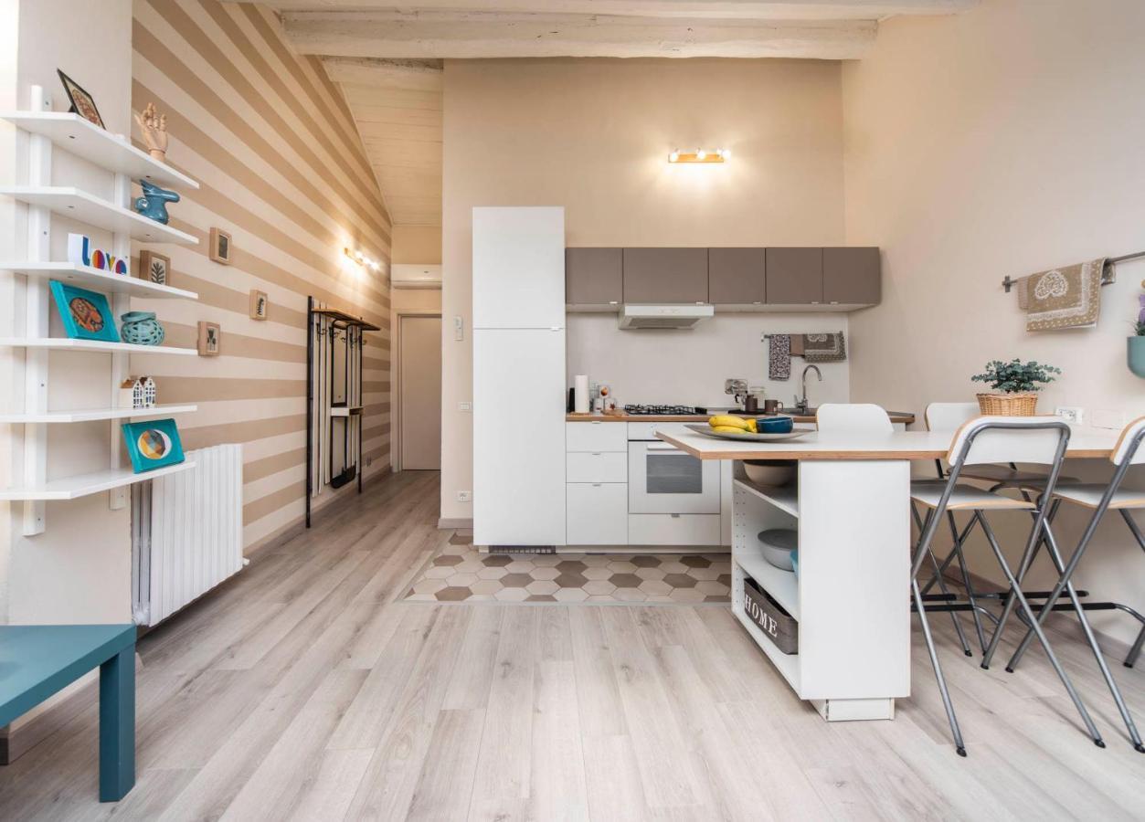 Reggio Center Lovely Apartments レッジョ・エミリア エクステリア 写真
